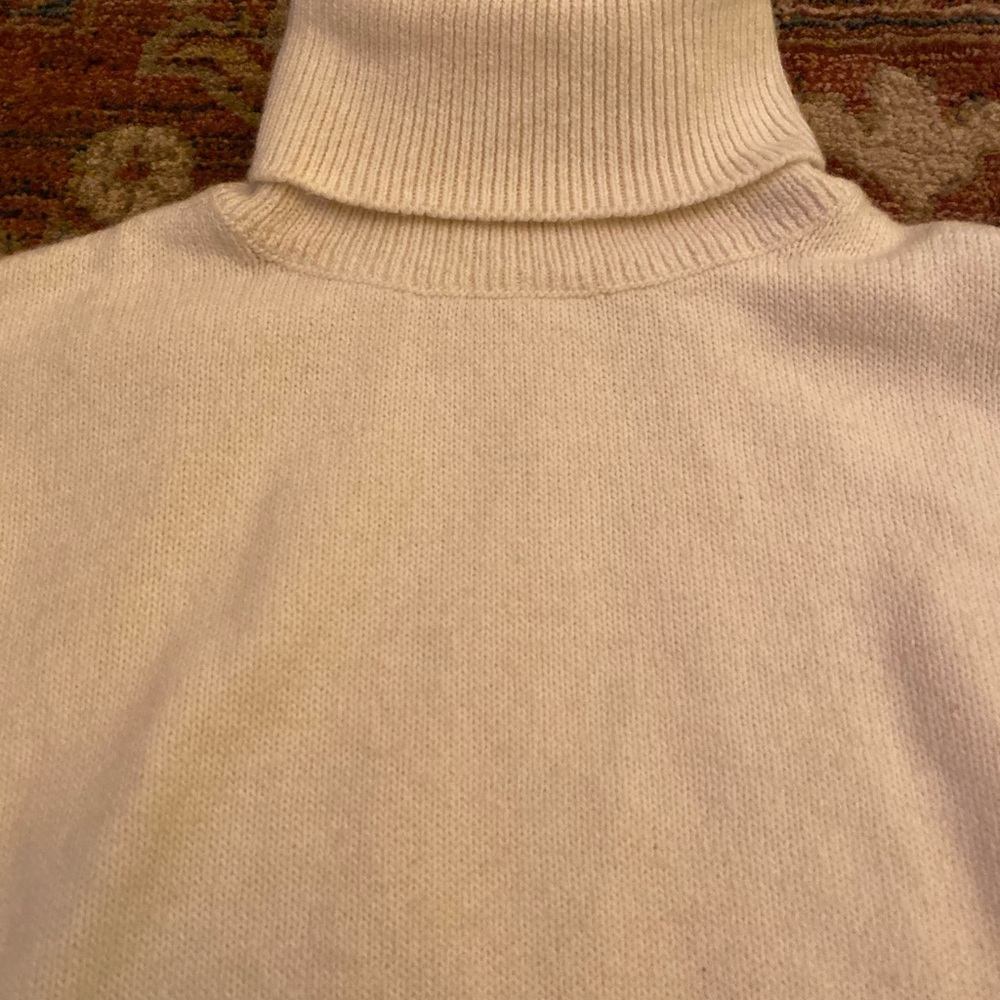 H&M sweater - Picture 2 of 3